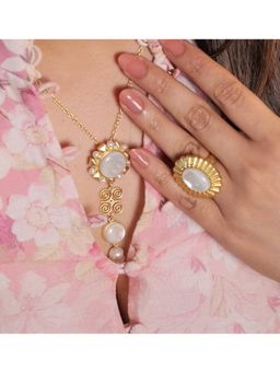 ZARIIN - Souvenirs of Style Necklace and Sunny Getaway Ring Set