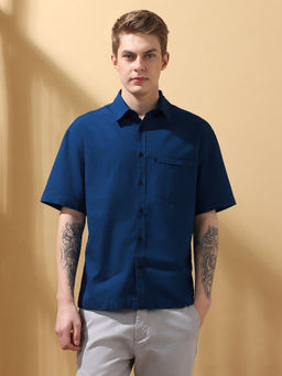 Dennis Lingo - Men Relaxed Fit Blue Half Sleeves Cotton Casual Shirt