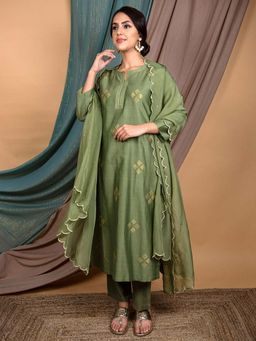 Priya Chaudhary - Green Dupatta