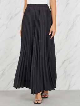 Styli - Women Black Solid High-Rise Pleated Maxi Skirt