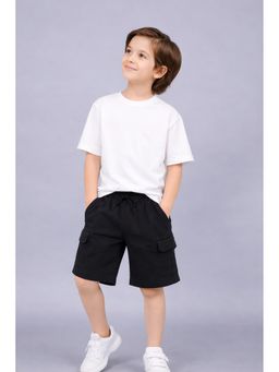 PLUM TREE - Black Solid Shorts