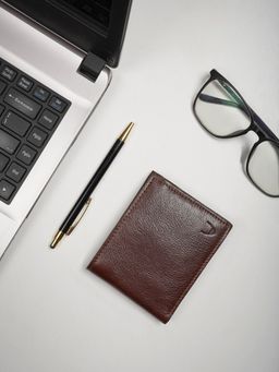 Hidesign - La Plata W1 Brown Men's Bi Fold - (11 X 1 X 9 Cms)