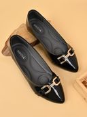 Black color option, Currently selected