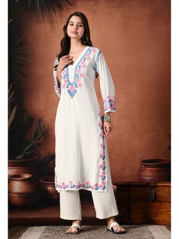 SYRISH - Women Syrish Pink Thread Hand Embroidered Chikankari Straight Rayon Kurta