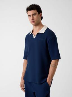 Guess - Relaxed Fit Johny Collar Textured T-Shirt
