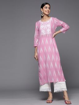 Varanga - Women Pink Three- Quarter Sleeve Straight Kurta