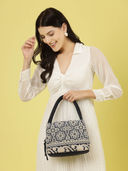 Navy Blue color option, Currently selected