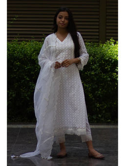 Saatvikei - Kesar - Ivory Kurta with Pant and Dupatta (Set of 3)