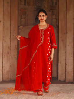 Saatvikei - Meenakshi - Red Kurta with Pant and Dupatta (Set of 3)