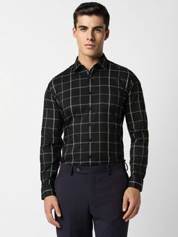Van Heusen - Men Black Slim Fit Checks Full Sleeves Formal Shirt
