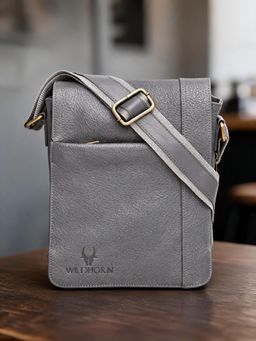 WILDHORN - Men Grey Leather Sling Bag (One Size)