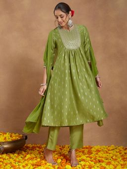 Janasya - Women Green Silk Blend Kurta and Pyjama with Dupatta