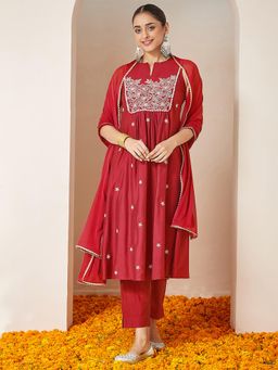 Janasya - Women Red Silk Blend Kurta and Pyjama with Dupatta