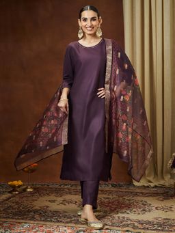 Janasya - Women Wine Cotton Blend Kurta and Pyjama with Dupatta