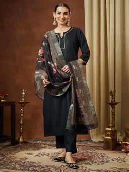 Janasya - Women Black Cotton Blend Kurta and Pyjama with Dupatta