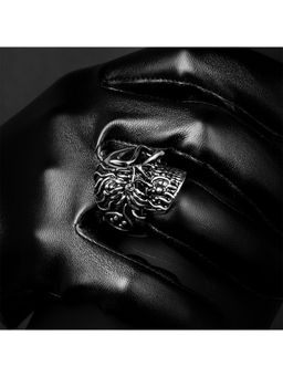 Yellow Chimes - Men Silver-toned Stainless Steel Skull Ring