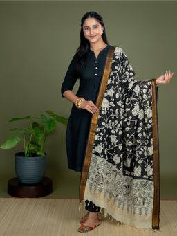 Ushvii - Lekhika Black Kalamkari Printed Dupatta