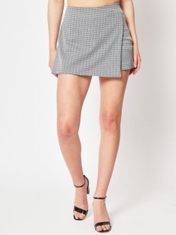 ZASTRAA - Black Checked Asymmetric Slim Fit Skort