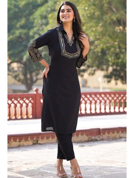 Embroidered Straight-Cut Kurta Set main image 0