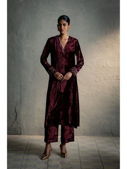 Charkhee - Maaya Maroon V Neck Kurta And Pant With Dupatta