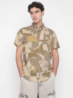 Guess - Nucamo Allover Printed Spread Collar Short Sleeves Casual Shirt