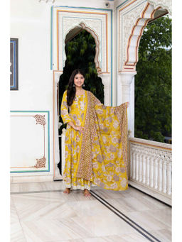 Doriyaan - Womens Gotapatti and Floral Printed Yellow Anarkali Kurta and Dupatta (Set of 2)
