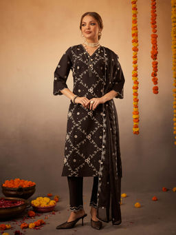 Heeposh - Heavy Embroidered Kurta and Pants with Dupatta (Set of 3)