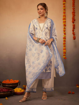 Heeposh - Heavy Embroidered Kurta and Pants with Dupatta (Set of 3)