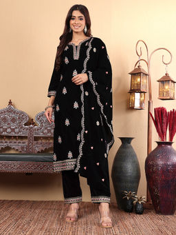 Varanga - Black winter Floral Embroidered Velvet Kurta with Trousers & Dupatta