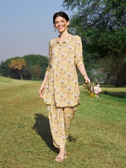 Aurelia - Collar Neck Floral Kurta with Pant (Set of 2)
