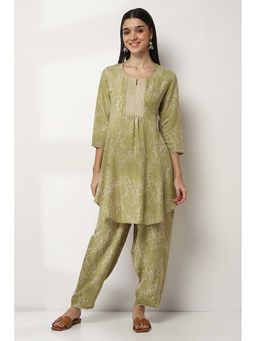 Rangriti - Green Round Neck Printed Kurta with Pant (Set of 2)