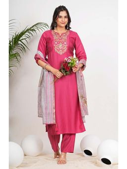 Vbuyz - Pink Round Neck Embroidered Kurta with Pant and Dupatta (Set of 3)