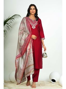 Vbuyz - Maroon Round Neck Embroidered Kurta with Pant and Dupatta (Set of 3)