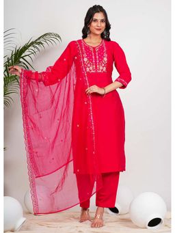 Vbuyz - Pink Round Neck Embroidered Kurta with Pant and Dupatta (Set of 3)