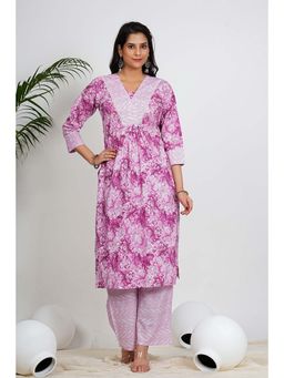 Vbuyz - Pink V-Neck Floral Kurta with Palazzo (Set of 2)