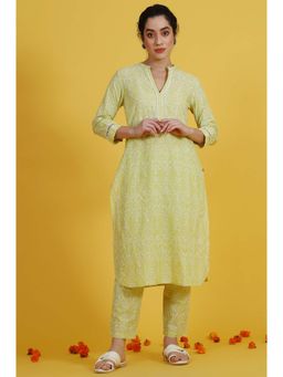 W - Green Mandarin Neck Embroidered Kurta with Pant (Set of 2)