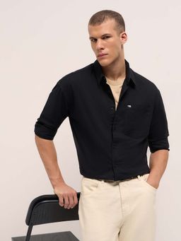 The Bear House - Men's Black Relaxed Fit Solid Cotton Casual Shirt