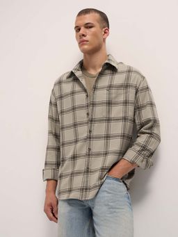 The Bear House - Men's Beige Relaxed Fit Checks Cotton Casual Shirt