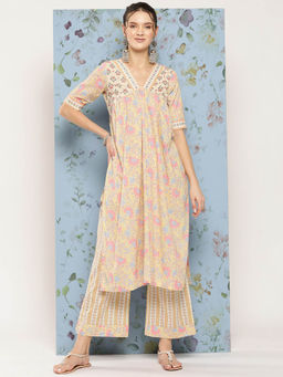 Shaily - Women Yellow Floral Printed Kurta with Pant (Set of 2)