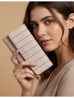 FLYING BERRY - Mauve Womens Wallet