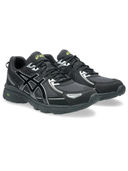 Black color option, Sold out, Currently selected