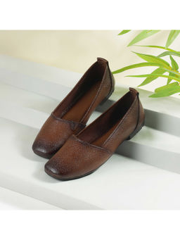 Mochi - Women Bronze Casual Ballerina