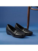 Black color option, Sold out, Currently selected