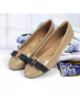 Mochi - Women Beige Casual Ballerina