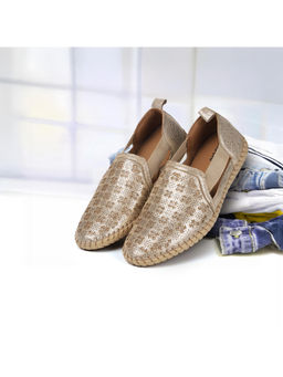 Mochi - Women Gold Casual - Sandals