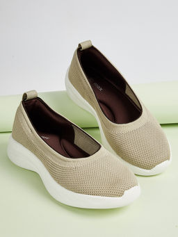 max - Women Mesh Walking Shoes