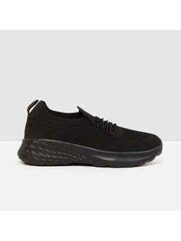 max - Women Textured Walking Shoes Black