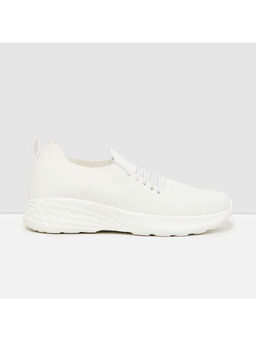 max - Women Textured Walking Shoes White