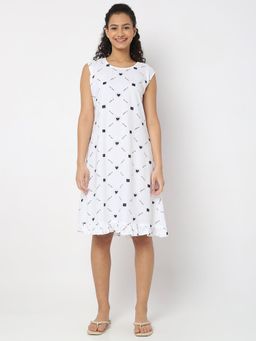 Smarty Pants - Women Cotton White Color Heart Print Sleeveless Night Dress