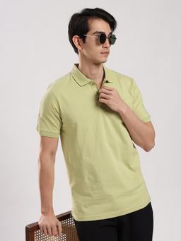 MR BUTTON - Men Green Solid Polo T-shirt